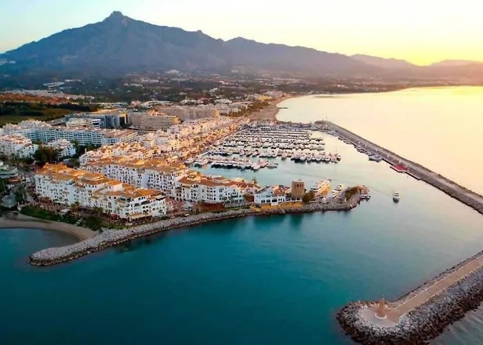Puerto Banus Swim Real Paddle Club Sisu Hébergement de vacances *