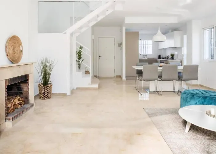 Puerto Banus Swim Real Paddle Club Sisu Nyaraló Marbella