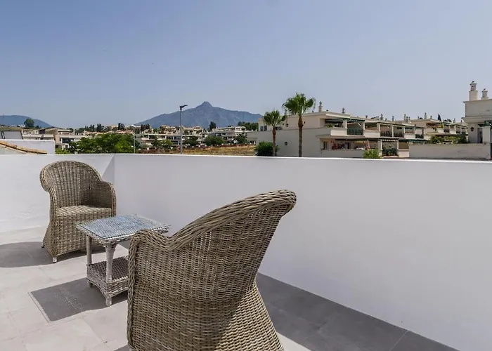 Hébergement de vacances Puerto Banus Swim Real Paddle Club Sisu *