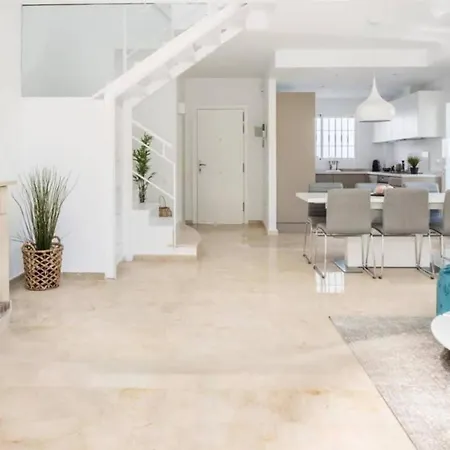 Puerto Banus Swim Real Paddle Club Sisu بيت للعطل ماربيا