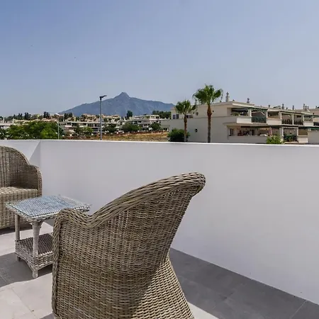 Vakantiehuis Puerto Banus Swim Real Paddle Club Sisu *