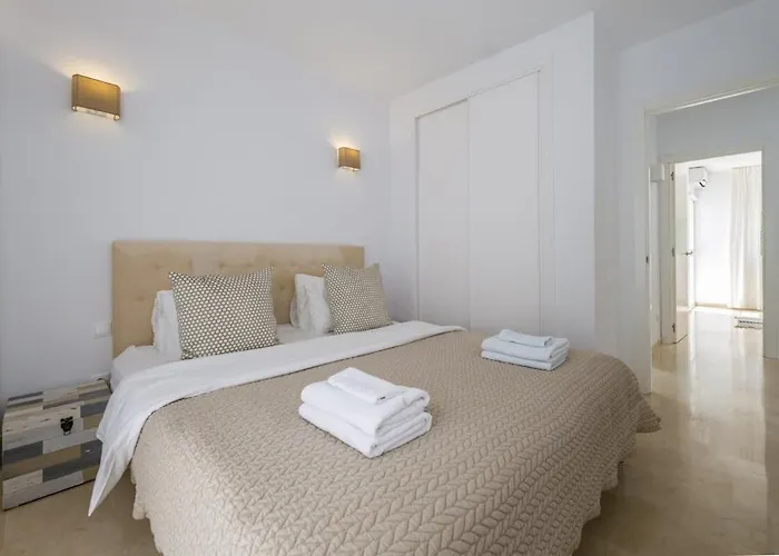 Дом отдыха Puerto Banus Swim Real Paddle Club Sisu *