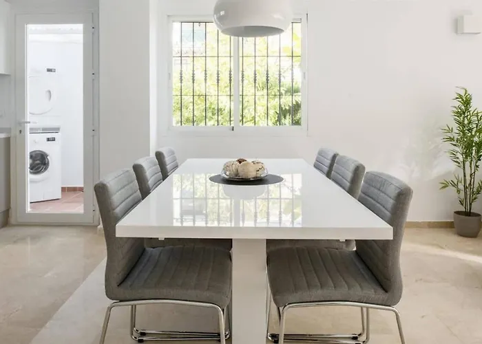 Puerto Banus Swim Real Paddle Club Sisu *